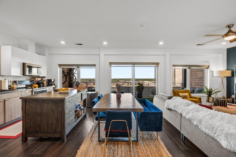 4361 Congress Ave #636, Austin, TX 78745