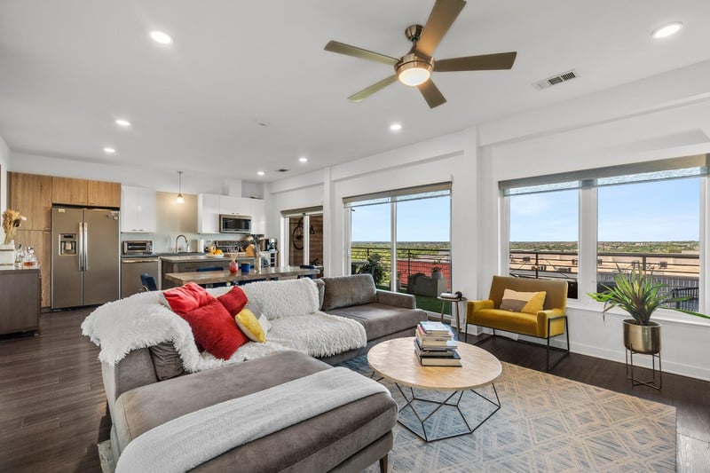 4361 Congress Ave #636, Austin, TX 78745