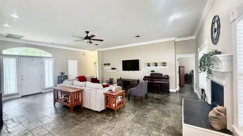 1127 Robin RD, Elgin, TX 78621