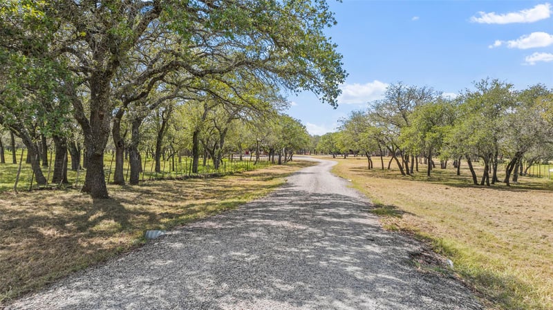 2631 Us Hwy 281, Johnson City, TX 78636
