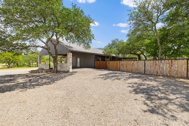 2631 Us Hwy 281, Johnson City, TX 78636