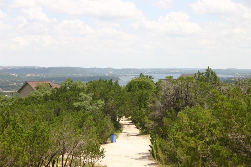 8403 Rock Cliff DR, Jonestown, TX 78645