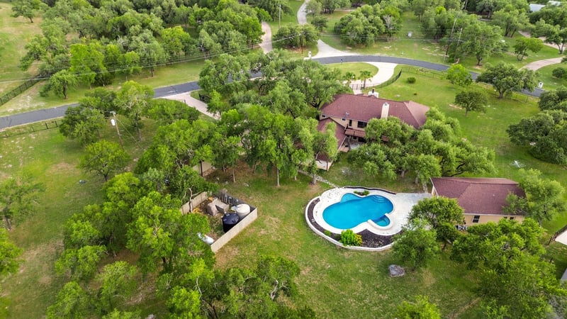 176 Logan Ranch RD, Georgetown, TX 78628