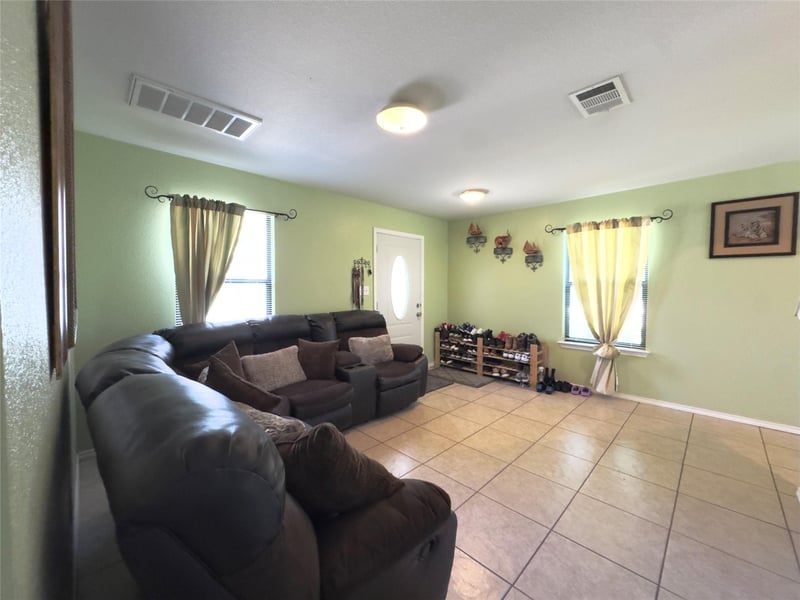 551 Abundance LN, Kyle, TX 78640
