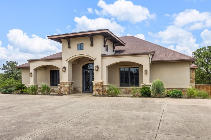 105 Applewood DR, Cedar Creek, TX 78612