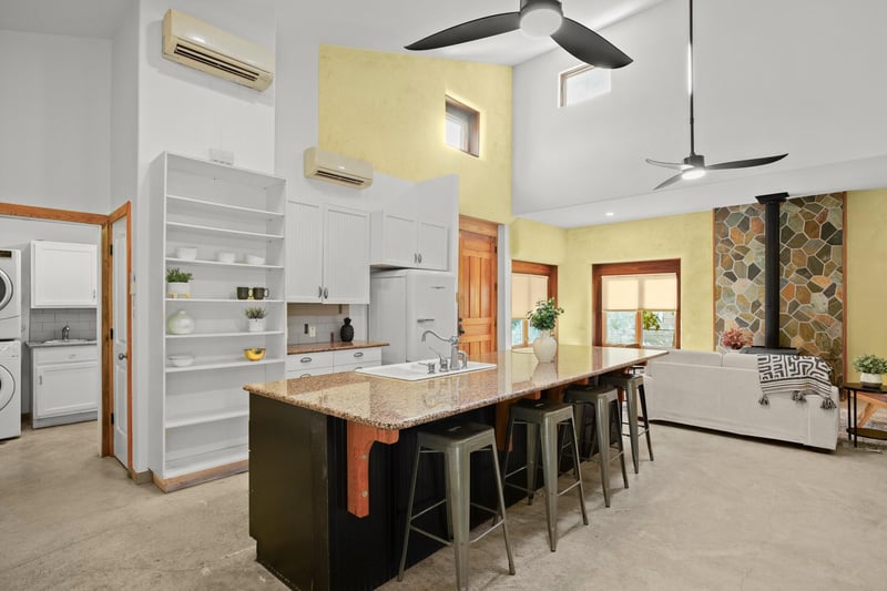 913 Taulbee LN, Austin, TX 78757