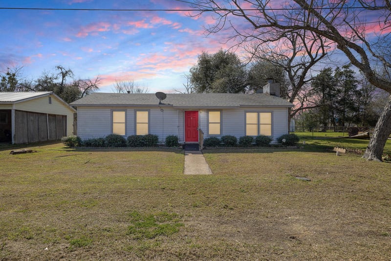 712 Vernon ST, Rockdale, TX 76567