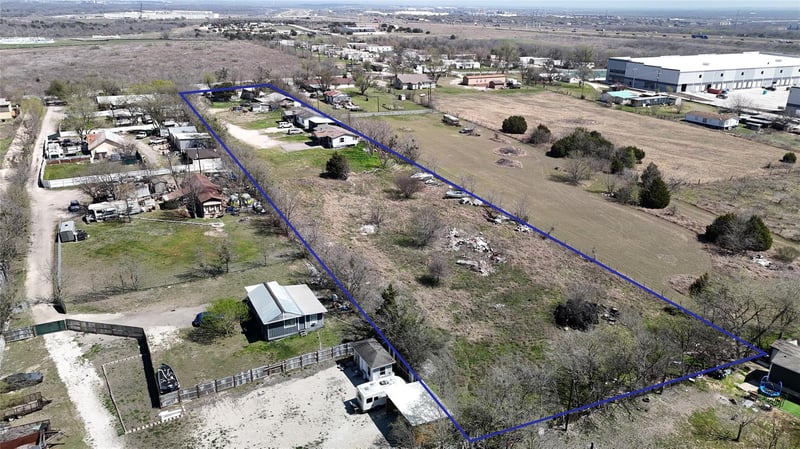10707 Mcangus RD, Del Valle, TX 78617