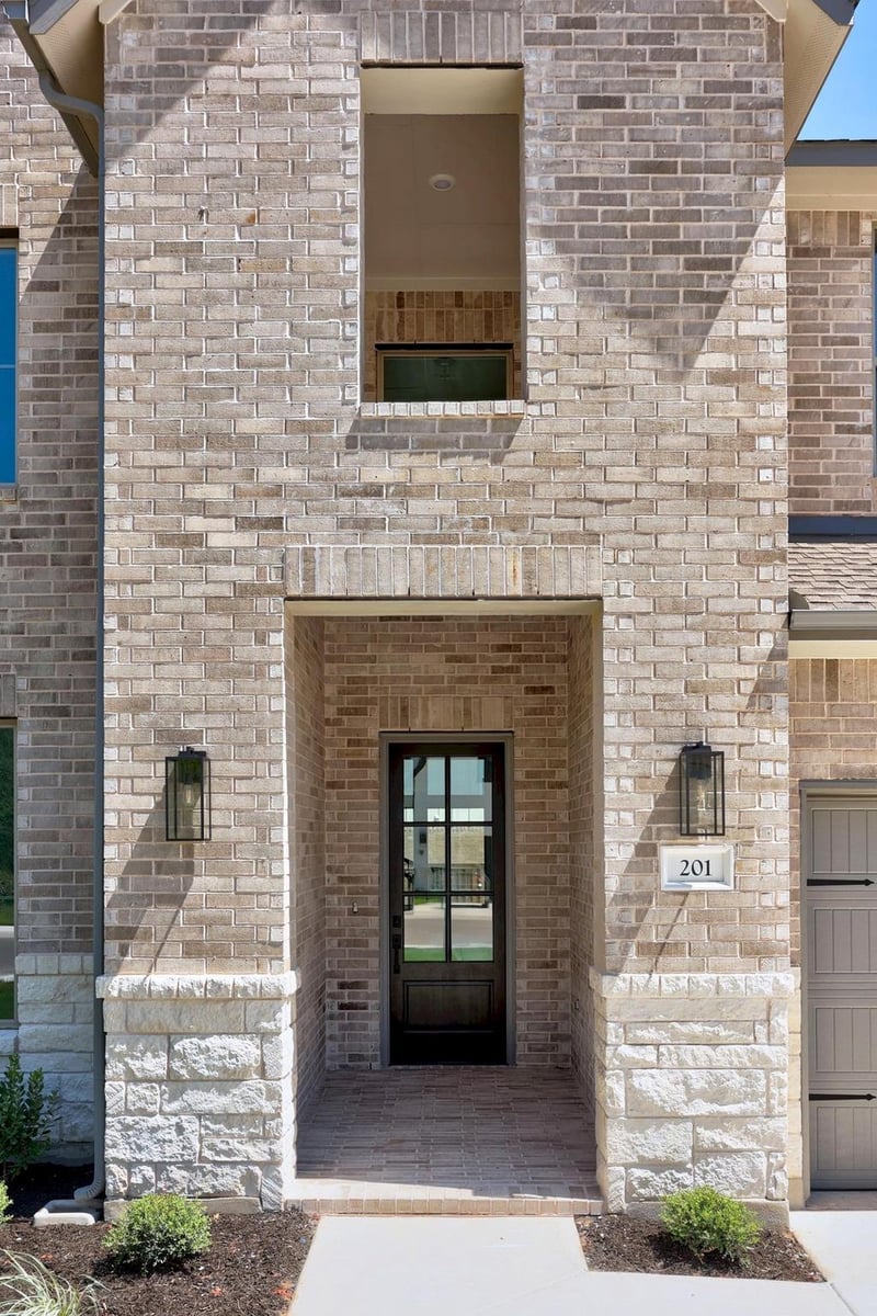 201 Buckaroo DR, Georgetown, TX 78633
