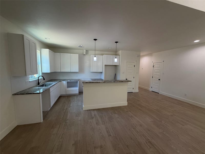 12 Meadow Oak CT, Wimberley, TX 78676