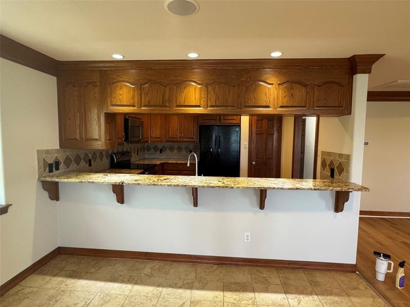 20700 Lakeshore DR, Spicewood, TX 78669