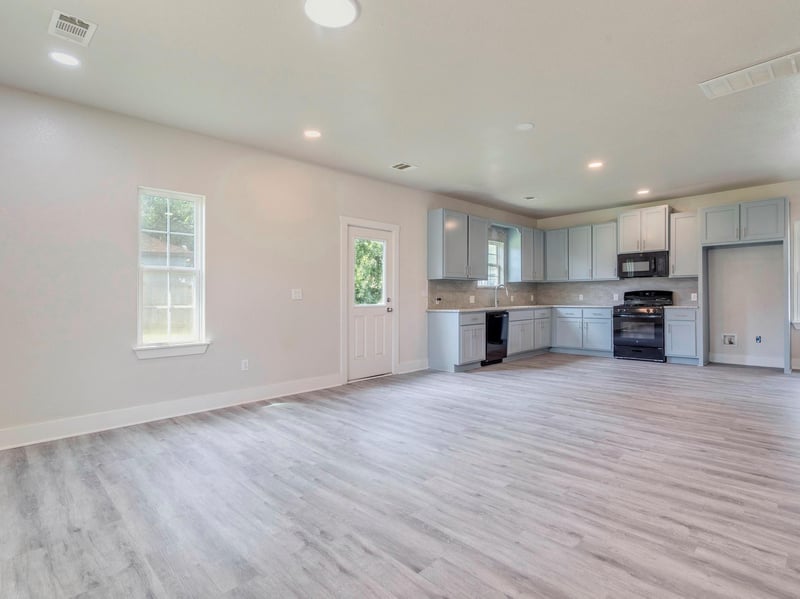 411 Avenue B, Elgin, TX 78621