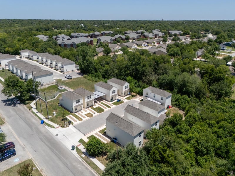 230 Debus DR #101 B, Taylor, TX 76574