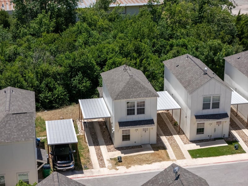 230 Debus DR #108 B, Taylor, TX 76574