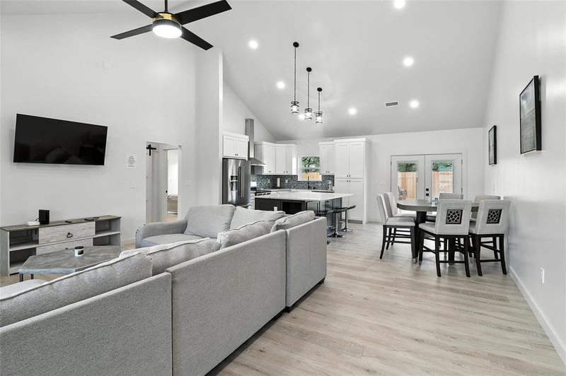 1515 Green Valley LN, Granite Shoals, TX 78654