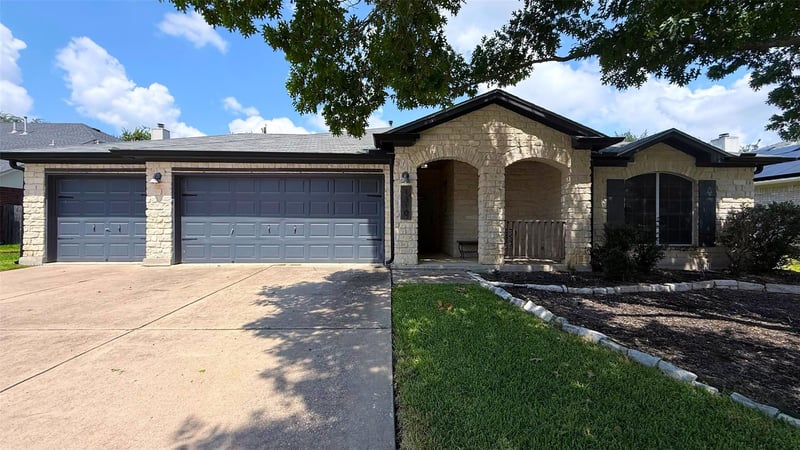 1310 Quicksilver ST, Round Rock, TX 78665