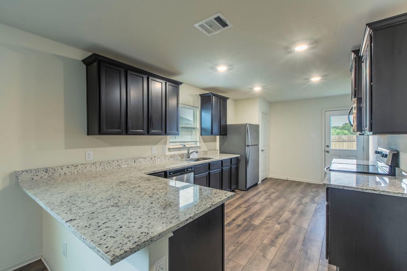 136 Allington CIR, Jarrell, TX 76537