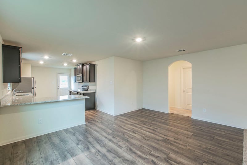 136 Allington CIR, Jarrell, TX 76537