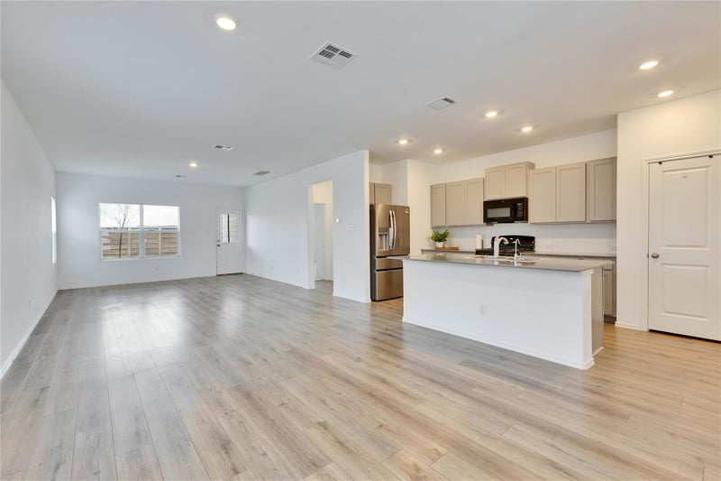 206 Canley Loop, Hutto, TX 78634