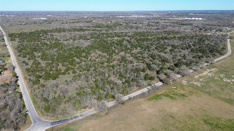 000 Gaines RD, Cedar Creek, TX 78612