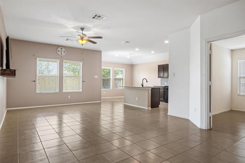 444 Druse LN, Jarrell, TX 76537