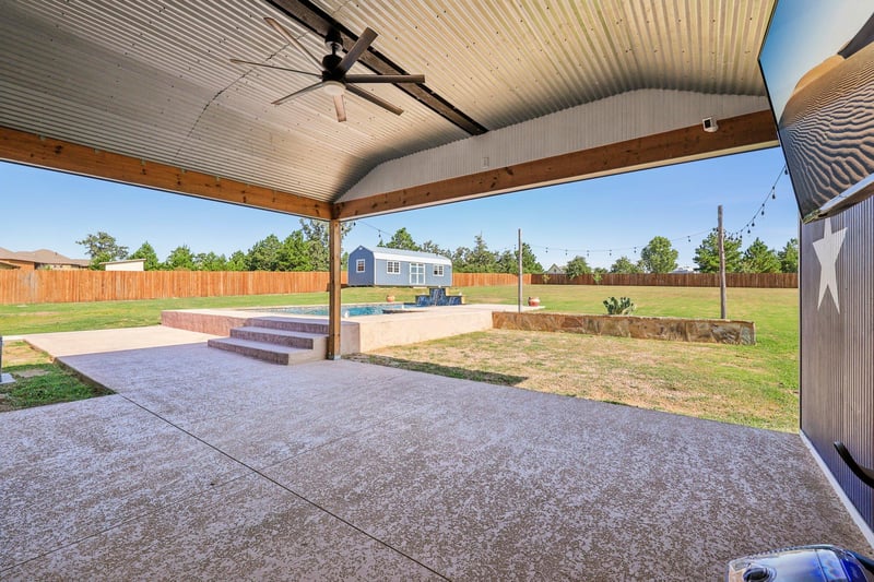 165 Cattlemens DR, Bastrop, TX 78602