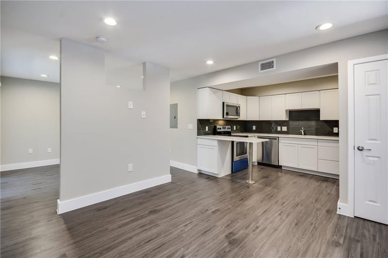 935 La Posada DR #142, Austin, TX 78752