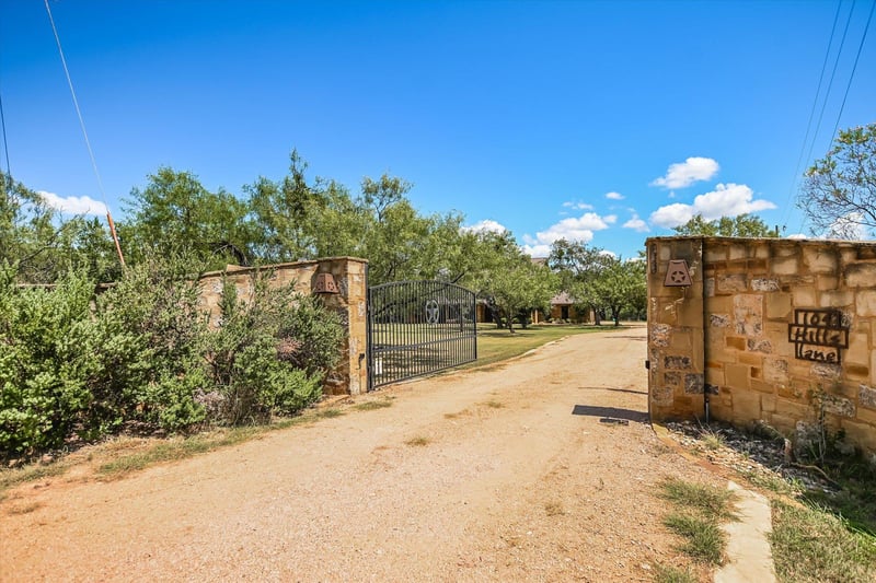 104 The Hills LN, Horseshoe Bay, TX 78657