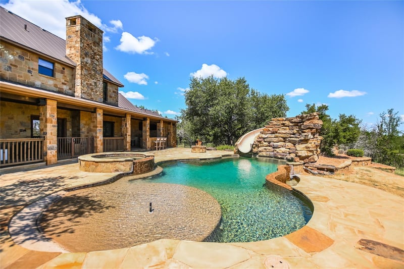 104 The Hills LN, Horseshoe Bay, TX 78657