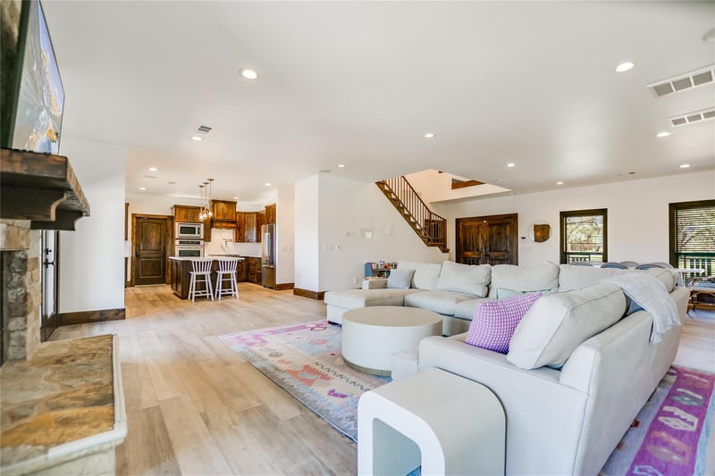104 The Hills LN, Horseshoe Bay, TX 78657