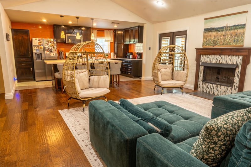 2107 Emerald Isle DR, Leander, TX 78641