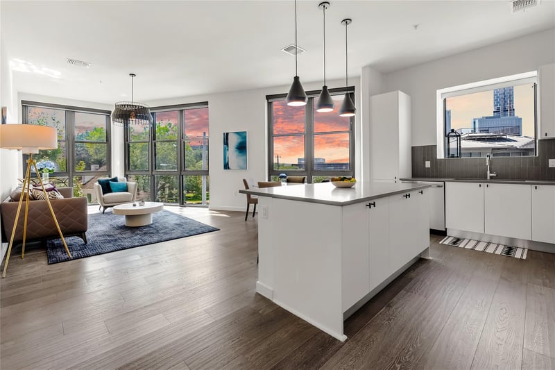 800 Embassy DR #337, Austin, TX 78702