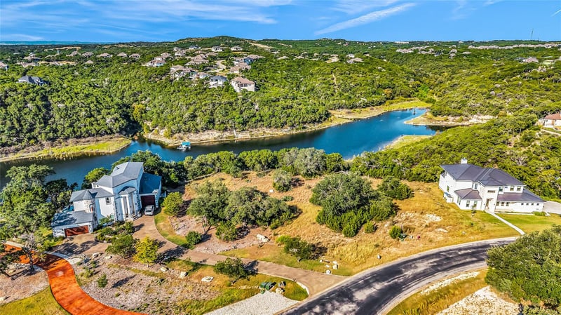 7216 Getaway DR, Jonestown, TX 78645