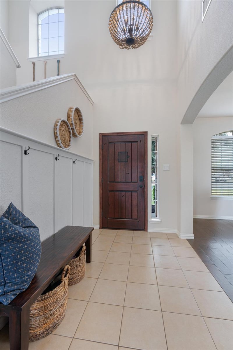 201 Prospector LN, Liberty Hill, TX 78642