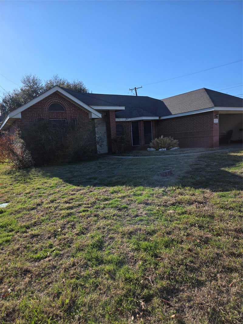 2607 Cherrylawn DR, Taylor, TX 76574