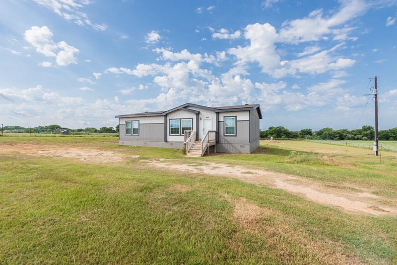 859 Ivy Switch RD, Luling, TX 78648