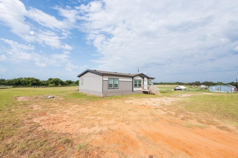 859 Ivy Switch RD, Luling, TX 78648