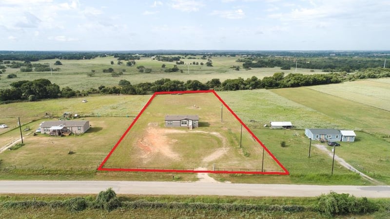 859 Ivy Switch RD, Luling, TX 78648