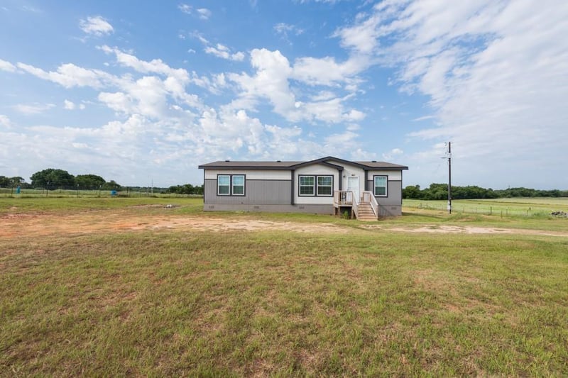 859 Ivy Switch RD, Luling, TX 78648