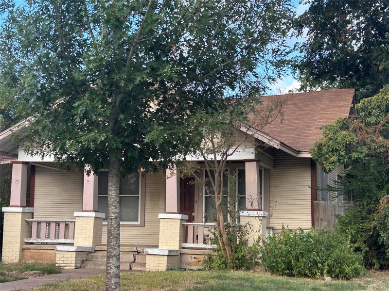 413 Fowzer ST, Taylor, TX 76574