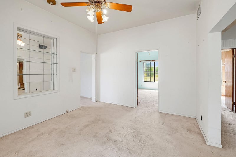 905 Kimbro ST, Taylor, TX 76574