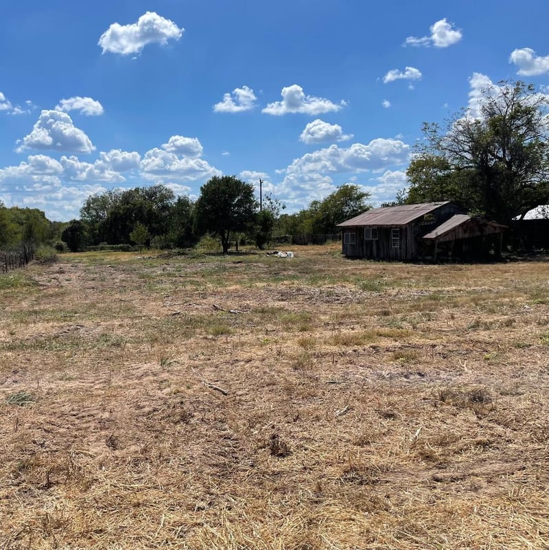 000 Young RD, Smithville, TX 78957