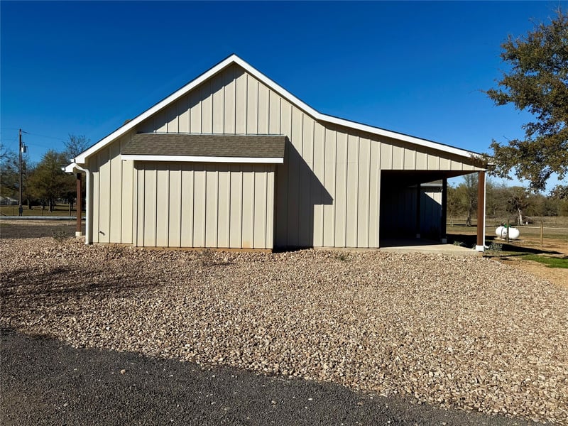 1353 Red Town RD #B, Elgin, TX 78621