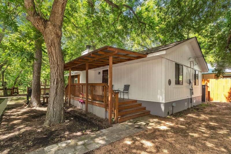 107-109 Scudder LN, Wimberley, TX 78676