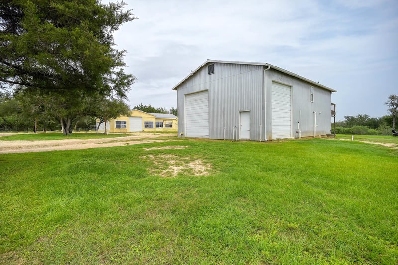1133 Fm 20 , Cedar Creek, TX 78612