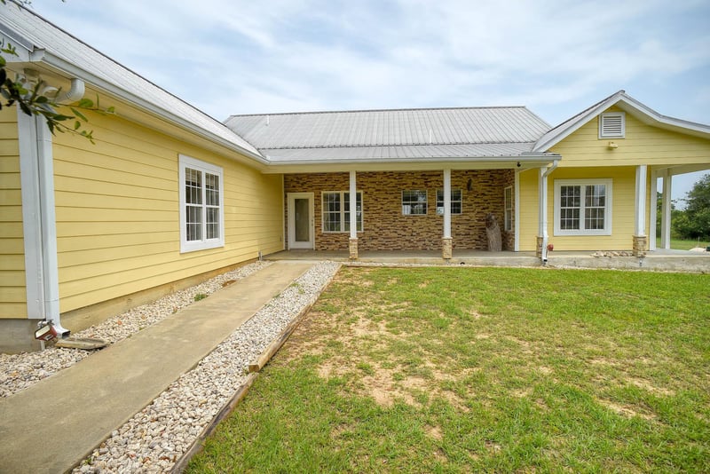 1133 Fm 20 , Cedar Creek, TX 78612