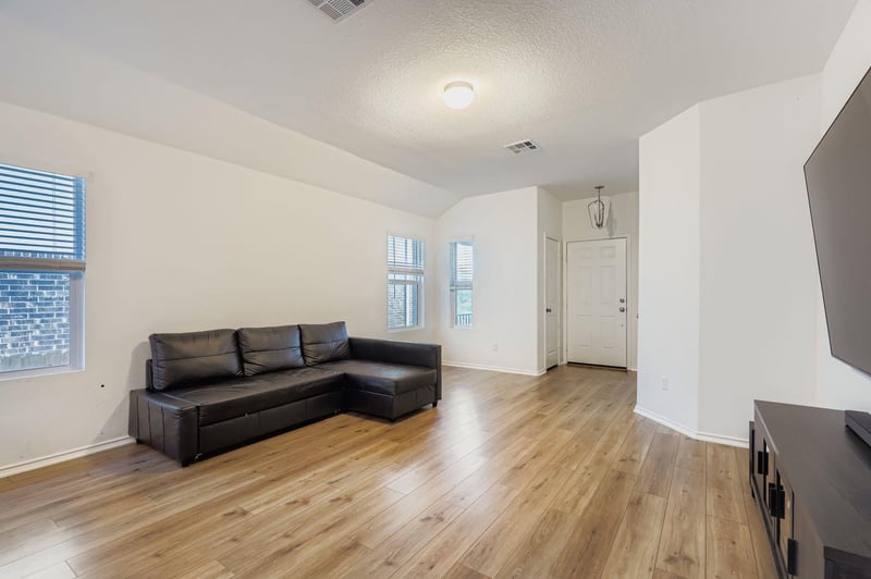8212 Purple Aster Ps, Lago Vista, TX 78645