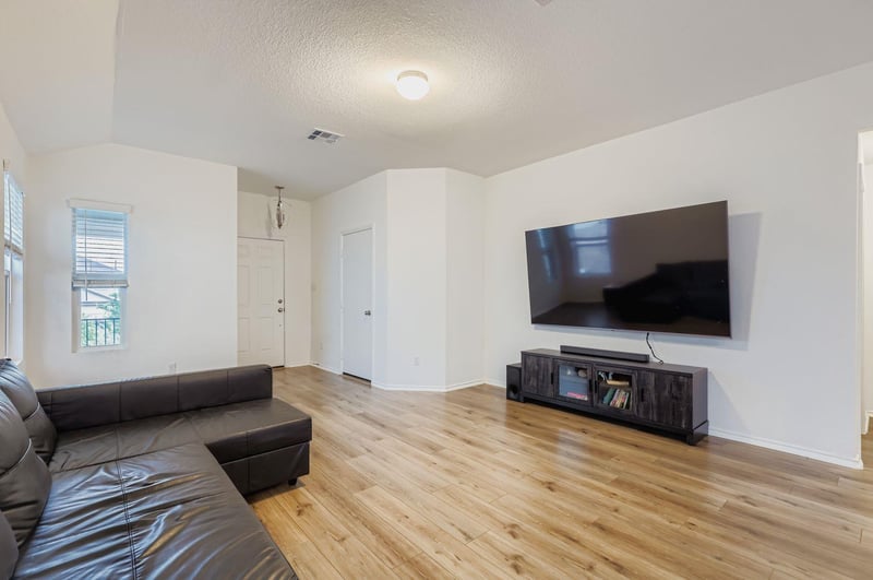 8212 Purple Aster Ps, Lago Vista, TX 78645