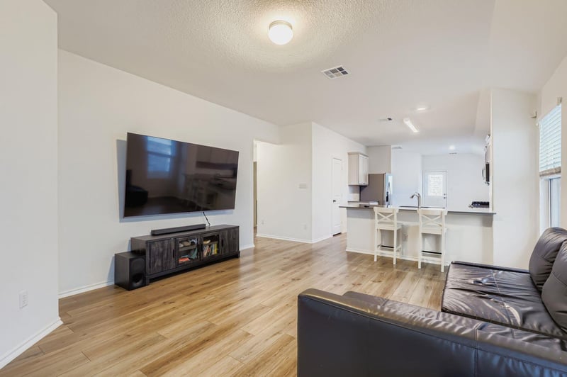 8212 Purple Aster Ps, Lago Vista, TX 78645