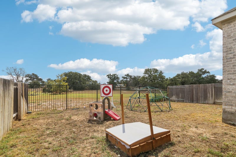 131 Ironbark BND, Bastrop, TX 78602